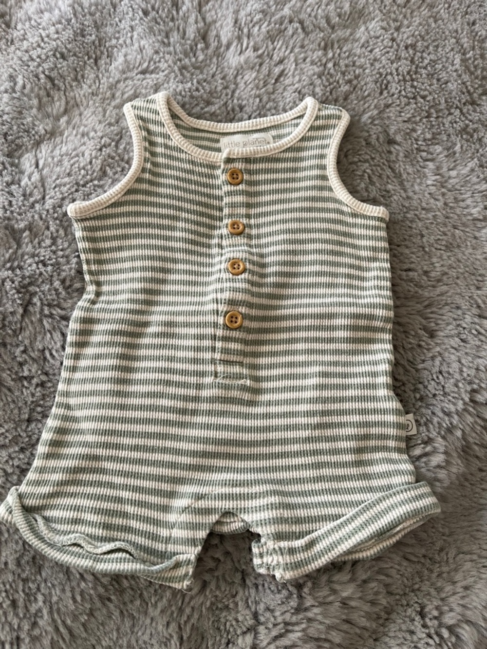 🌈 Little Planet Carter’s Organic Cotton romper Striped Shorts Sz 3M